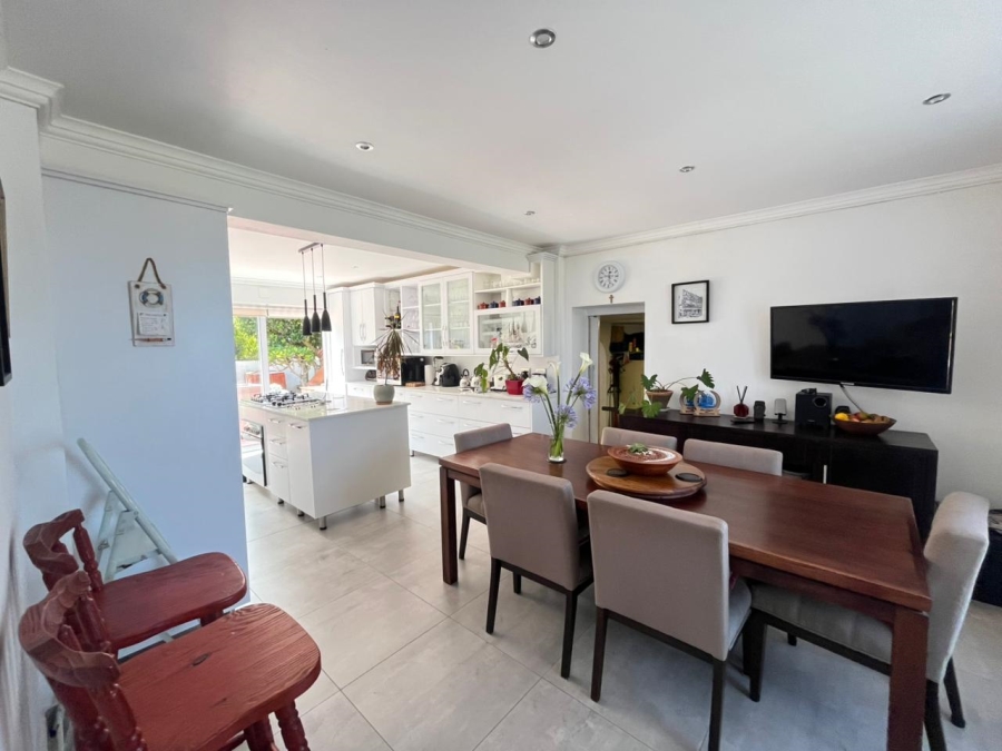 3 Bedroom Property for Sale in Cove Rock Eastern Cape